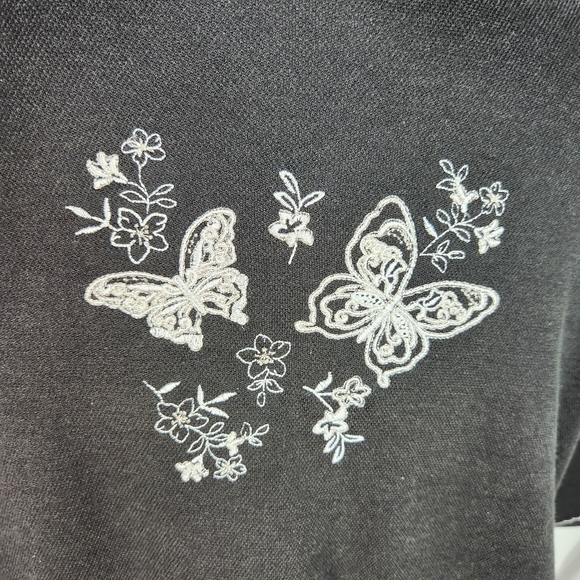 Bon Worth Black w/ White Butterfly Embroidered Graphic Short Sleeve Top Medium - Picture 7 of 10